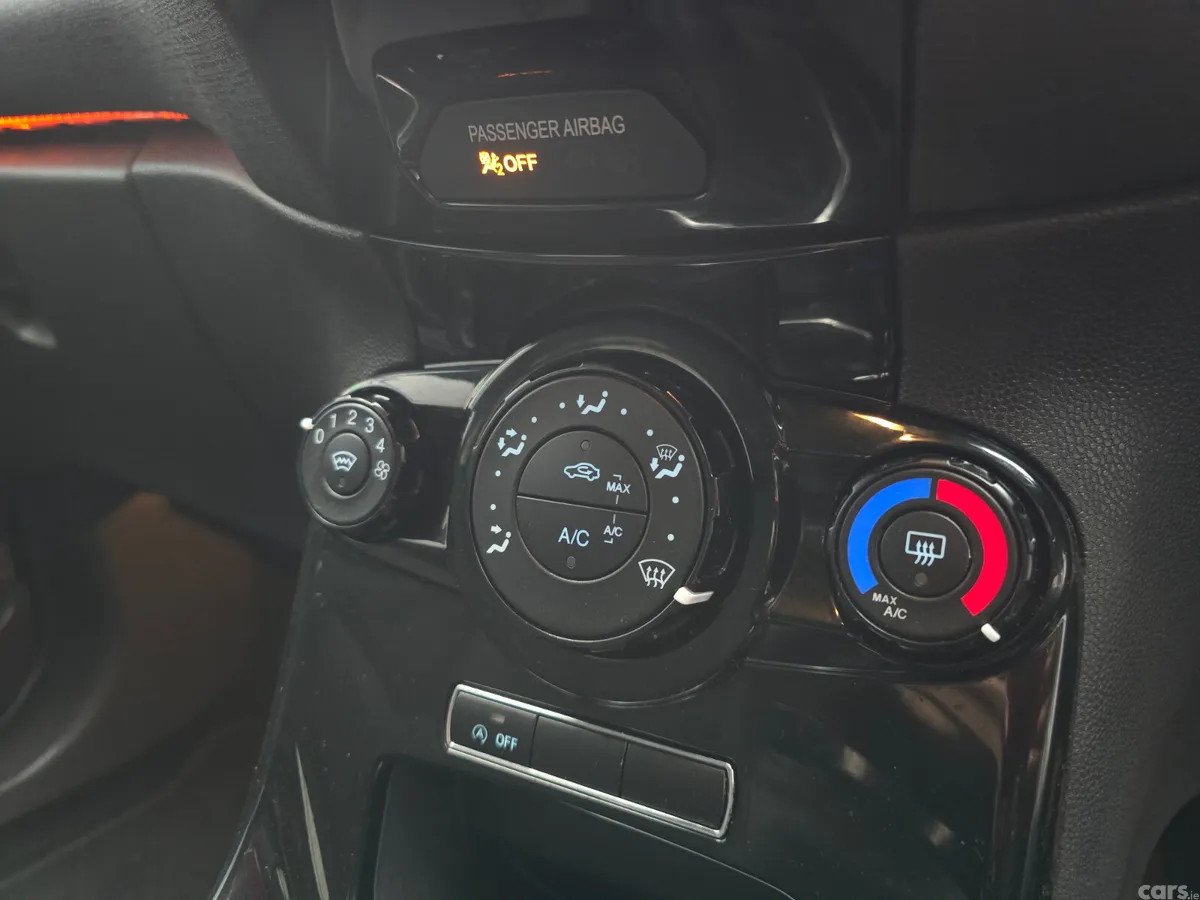 Ford Fiesta Hatchback, Petrol, 2016, Black
