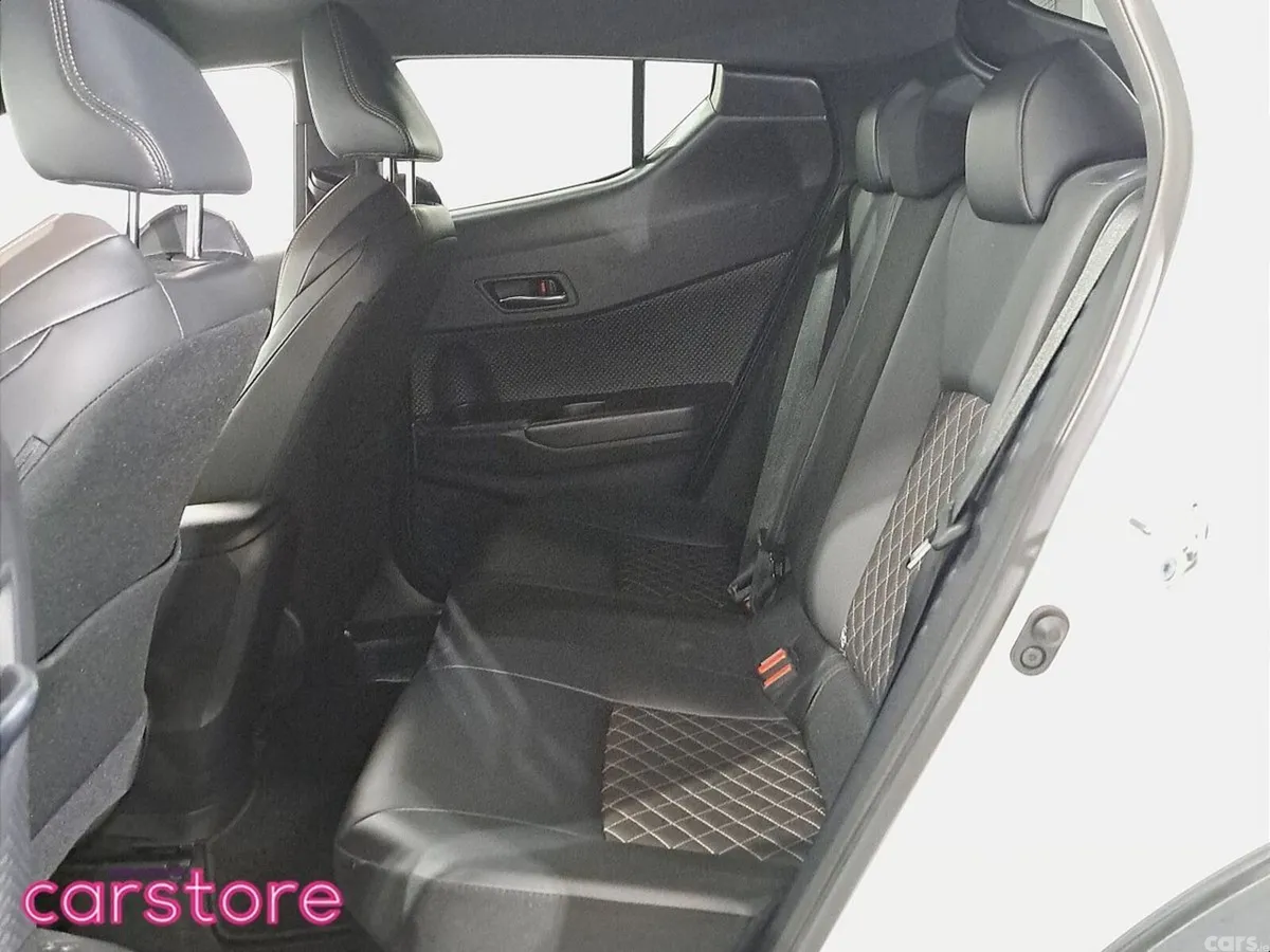 Toyota C-HR SUV, Petrol Hybrid, 2023, White