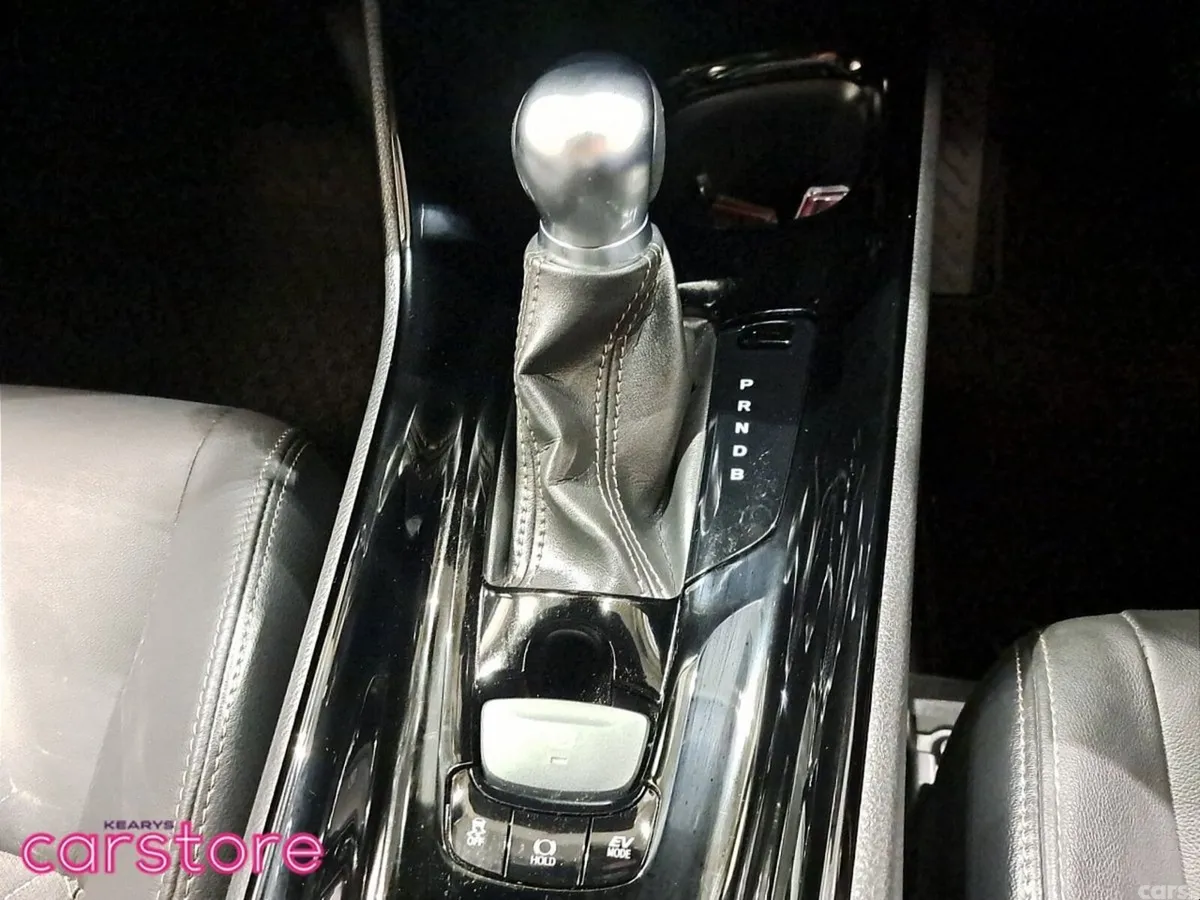 Toyota C-HR SUV, Petrol Hybrid, 2023, White