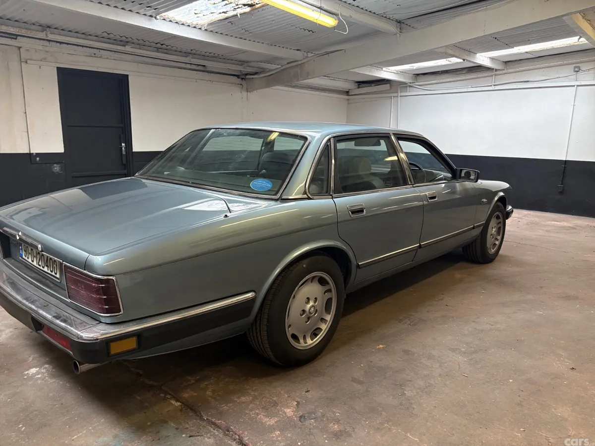 Jaguar XJ Saloon, Petrol, 1990, Blue