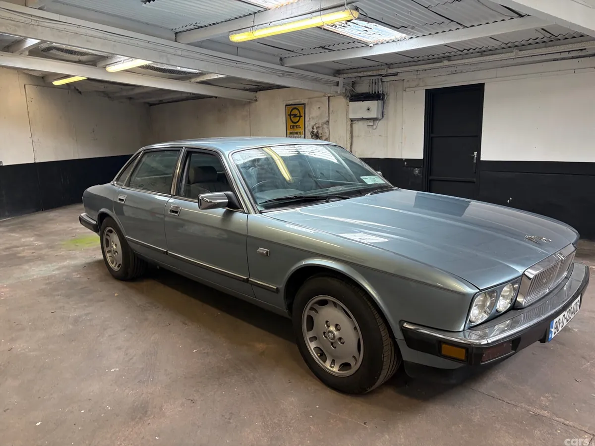 Jaguar XJ Saloon, Petrol, 1990, Blue