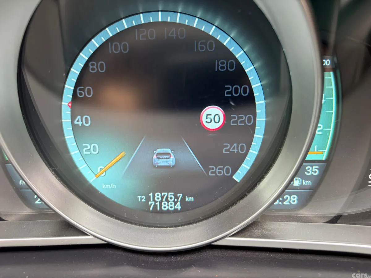 Volvo V40 Hatchback, Petrol, 2014, White