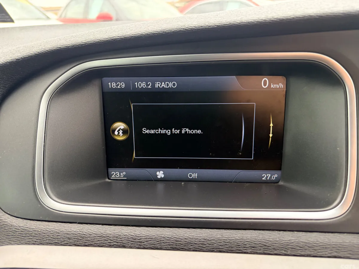 Volvo V40 Hatchback, Petrol, 2014, White