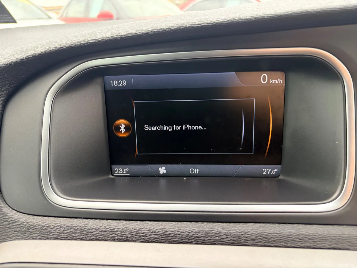 Volvo V40 Hatchback, Petrol, 2014, White