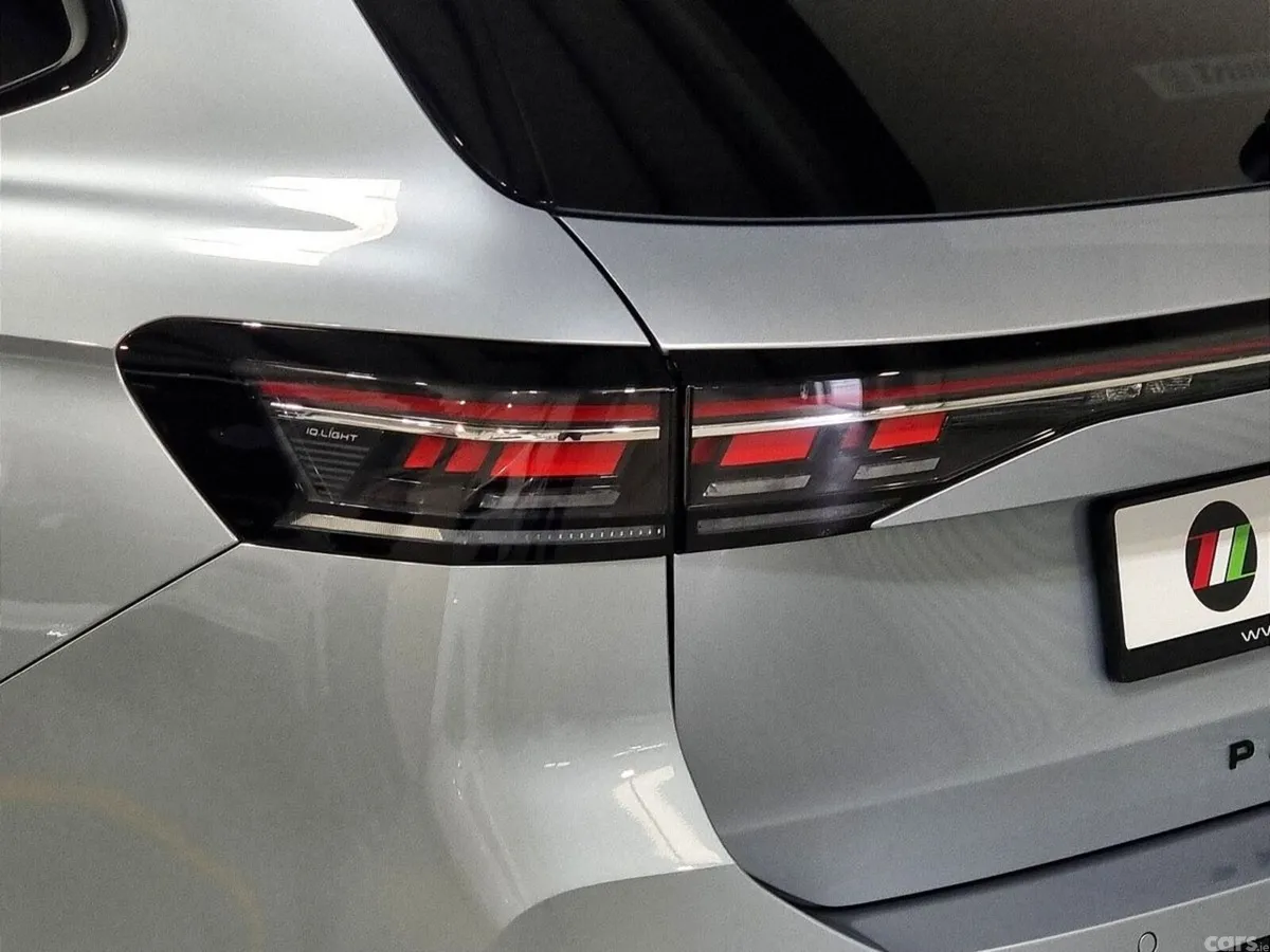 Volkswagen Passat Estate, Diesel, 2026, Silver