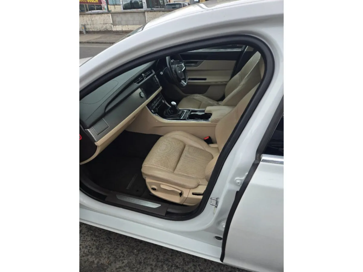 Jaguar XF Saloon, Diesel, 2017, White