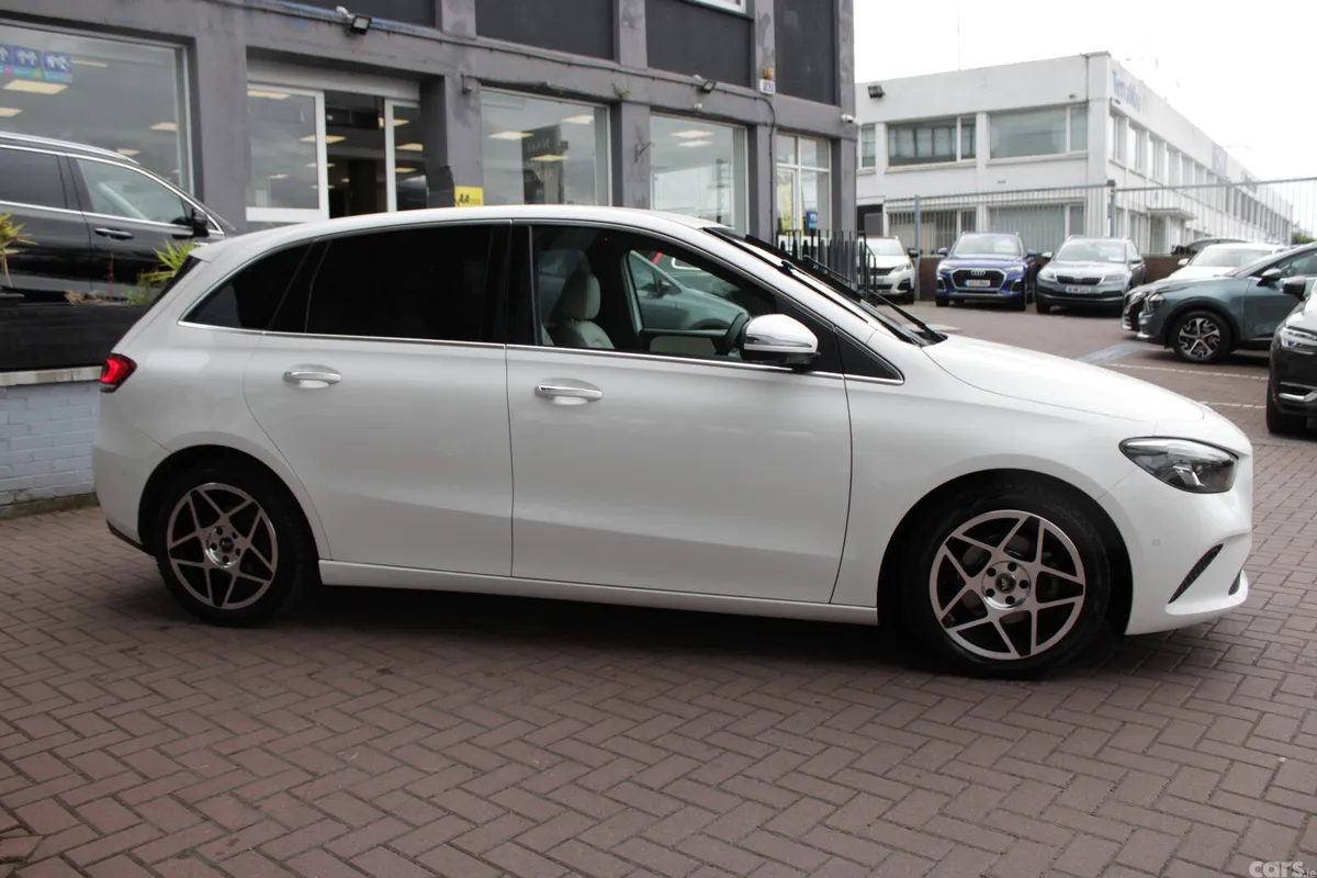 Mercedes-Benz B-Class Estate, Petrol, 2020, White