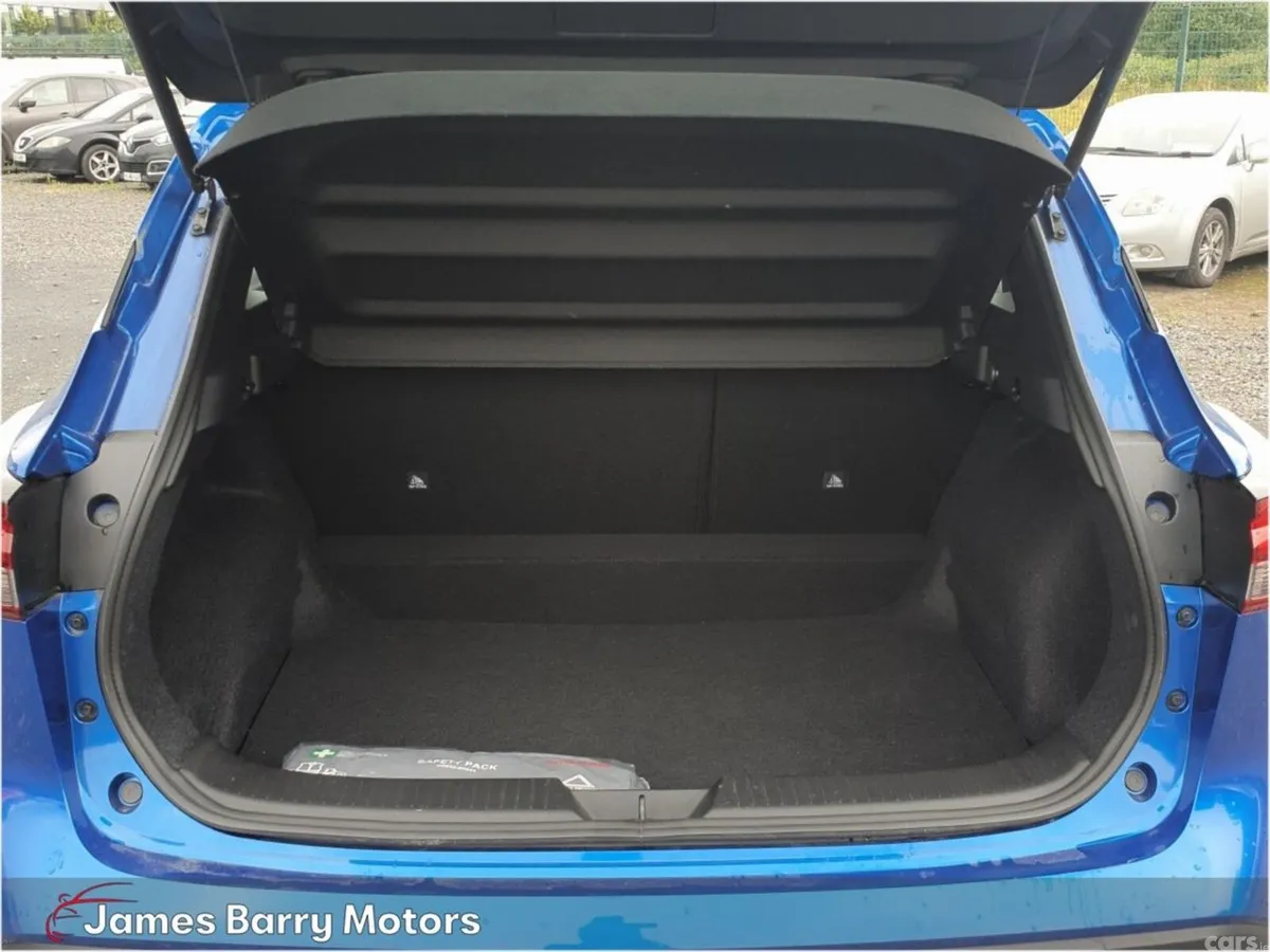 Nissan Qashqai MPV, Petrol, 2024, Blue