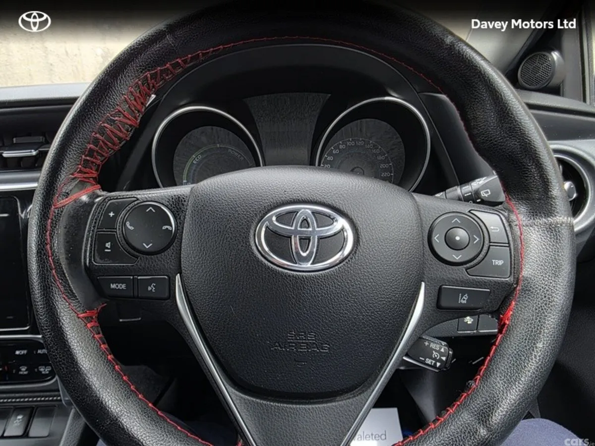 Toyota Auris Hatchback, Petrol Hybrid, 2017, Red