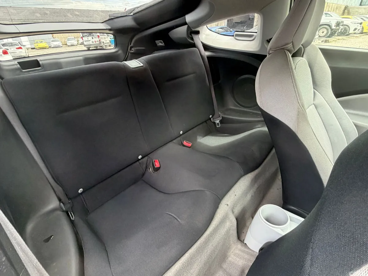 Honda CR-Z Coupe, Petrol Hybrid, 2011, White