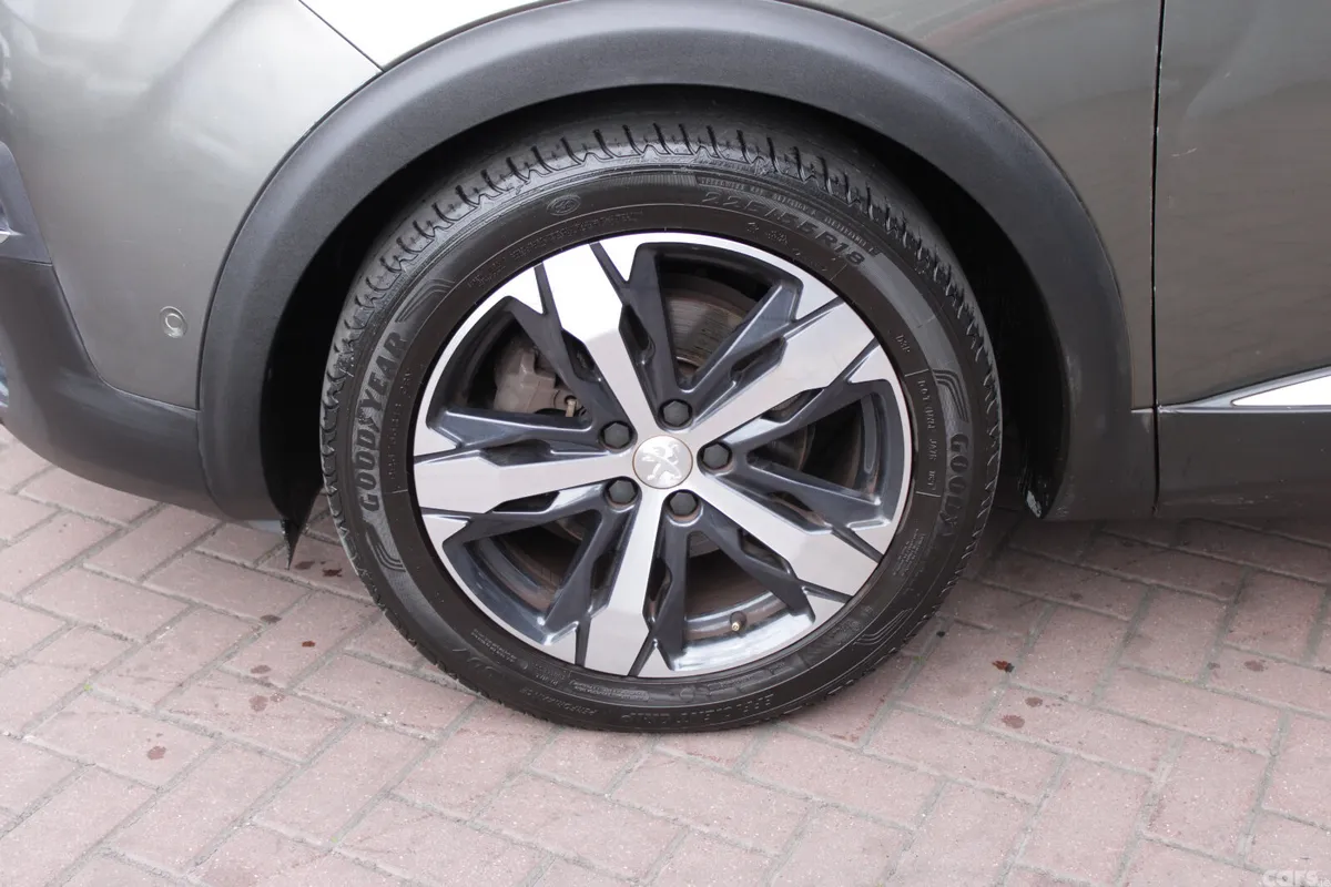Peugeot 5008 MPV, Diesel, 2018, Grey