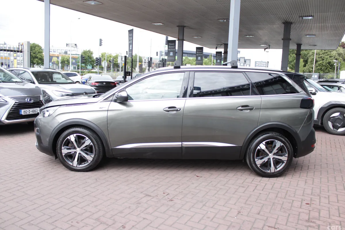Peugeot 5008 MPV, Diesel, 2018, Grey