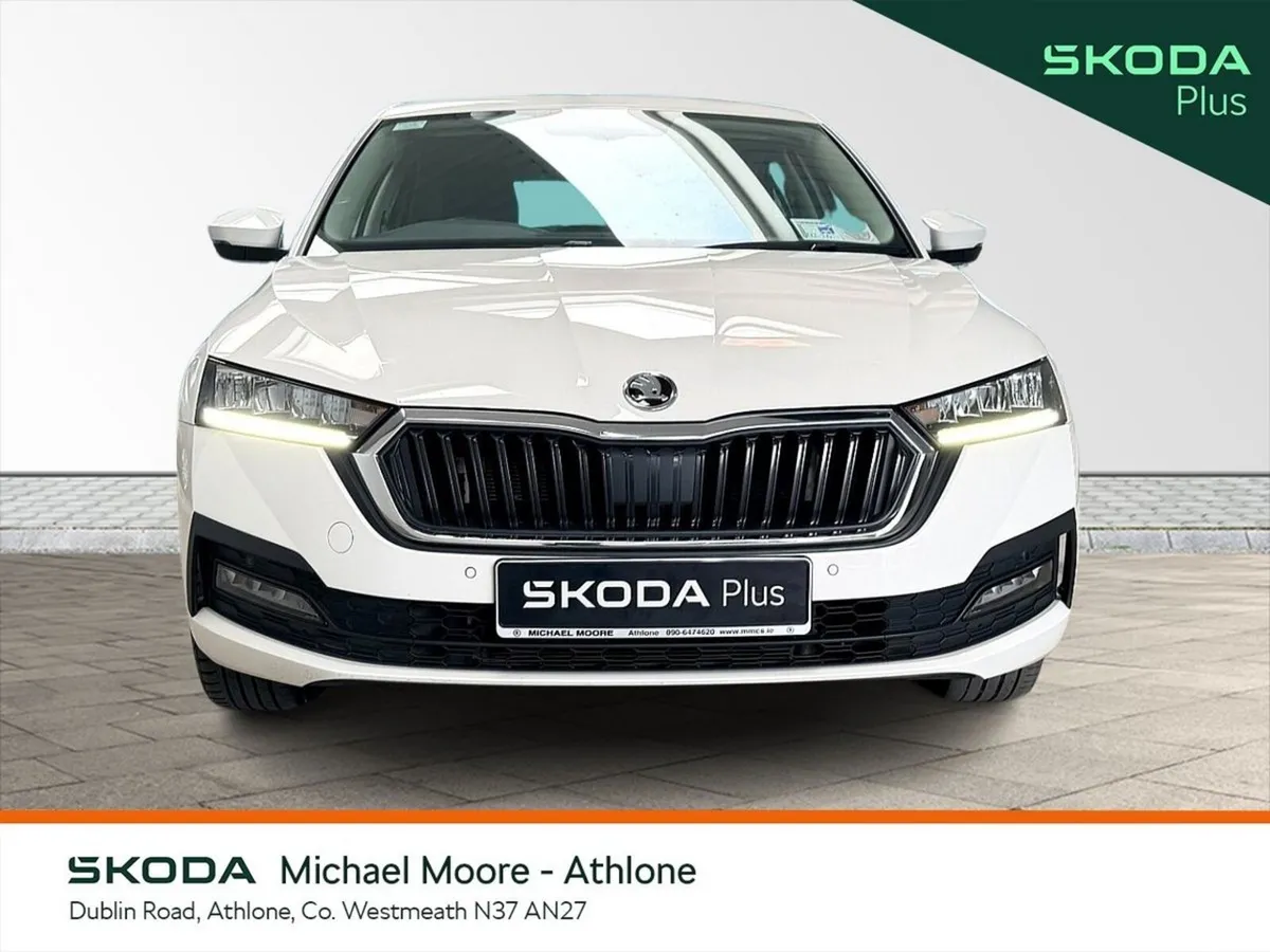 Skoda Octavia Saloon, Diesel, 2024, White