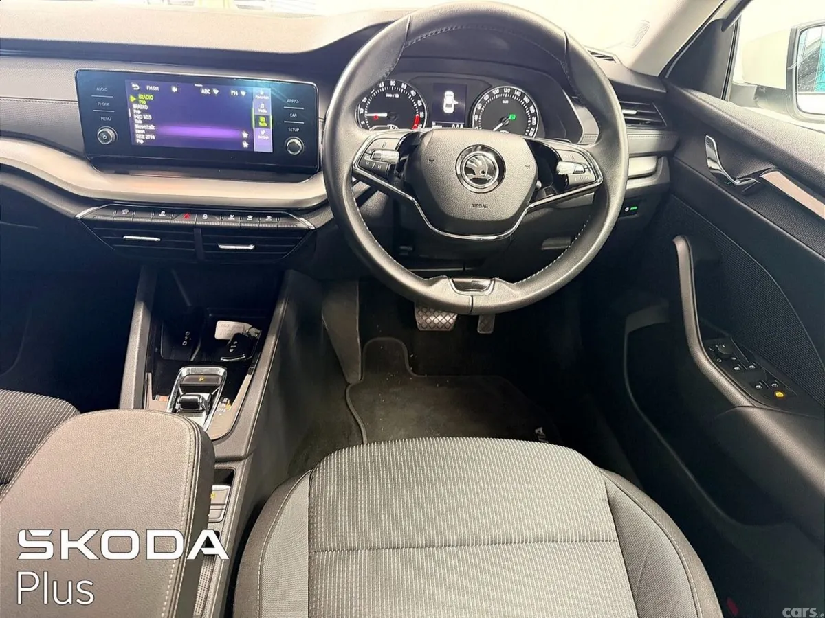 Skoda Octavia Saloon, Diesel, 2024, White