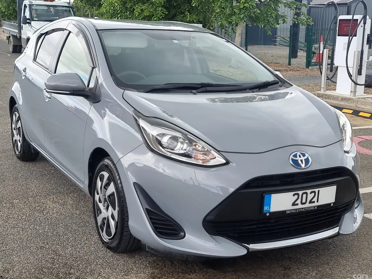 Toyota Aqua Hatchback, Petrol Hybrid, 2021, Grey