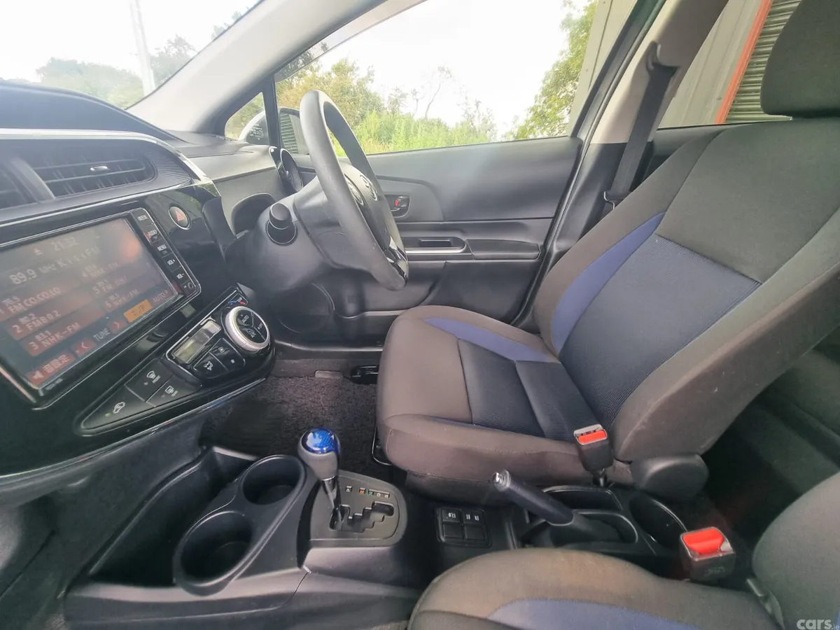 Toyota Aqua Hatchback, Petrol Hybrid, 2021, Grey