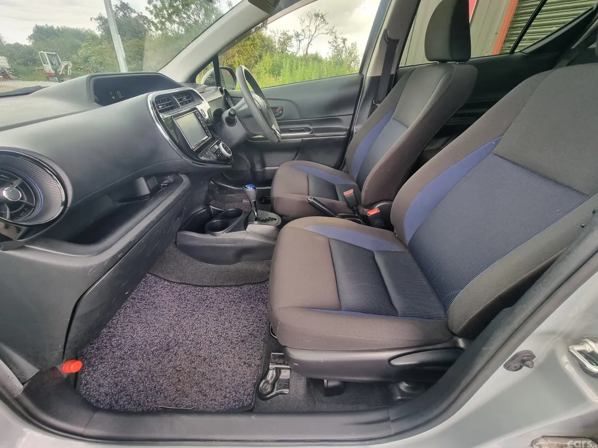 Toyota Aqua Hatchback, Petrol Hybrid, 2021, Grey