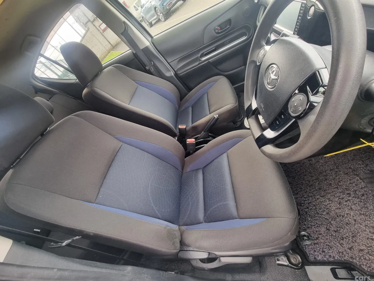 Toyota Aqua Hatchback, Petrol Hybrid, 2021, Grey