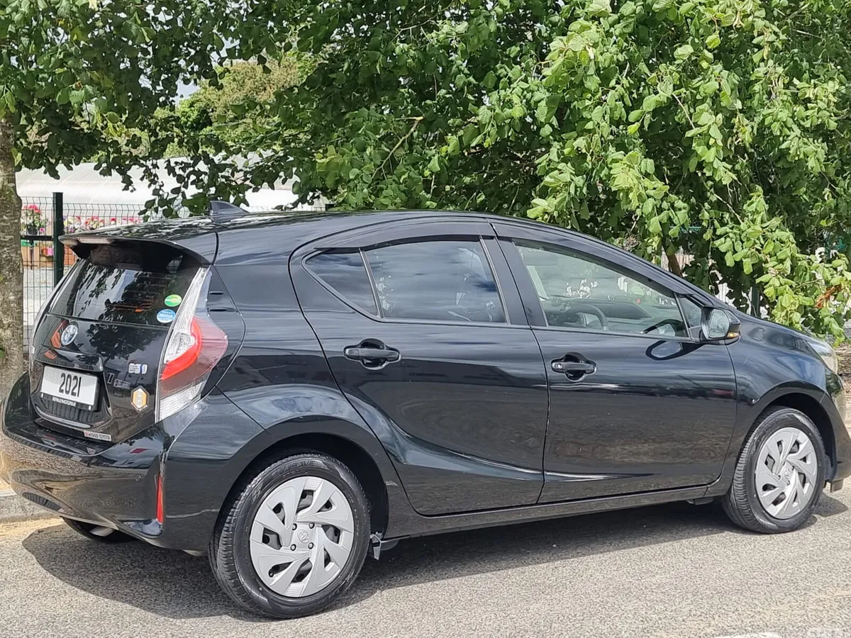 Toyota Aqua Hatchback, Petrol Hybrid, 2021, Black