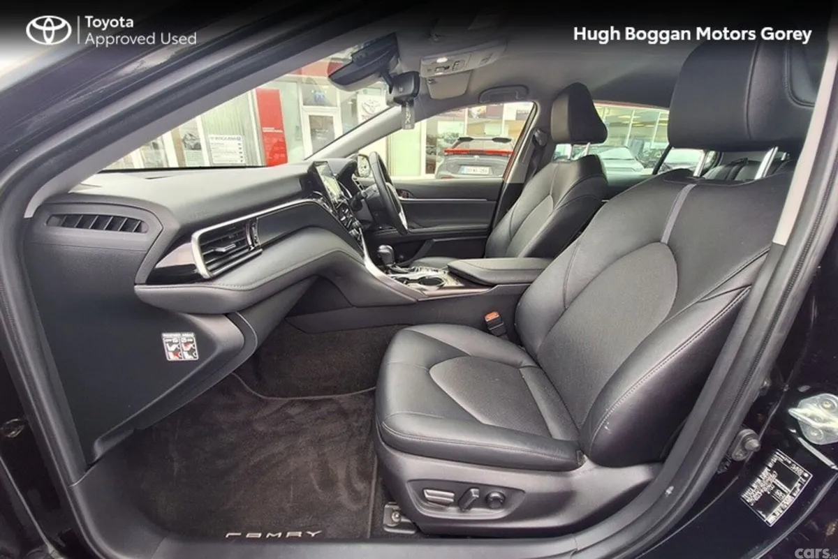 Toyota Camry Saloon, Petrol Hybrid, 2023, Black