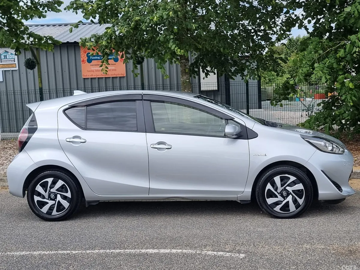 Toyota Aqua Hatchback, Petrol Hybrid, 2020, Silver