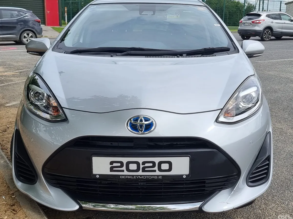 Toyota Aqua Hatchback, Petrol Hybrid, 2020, Silver