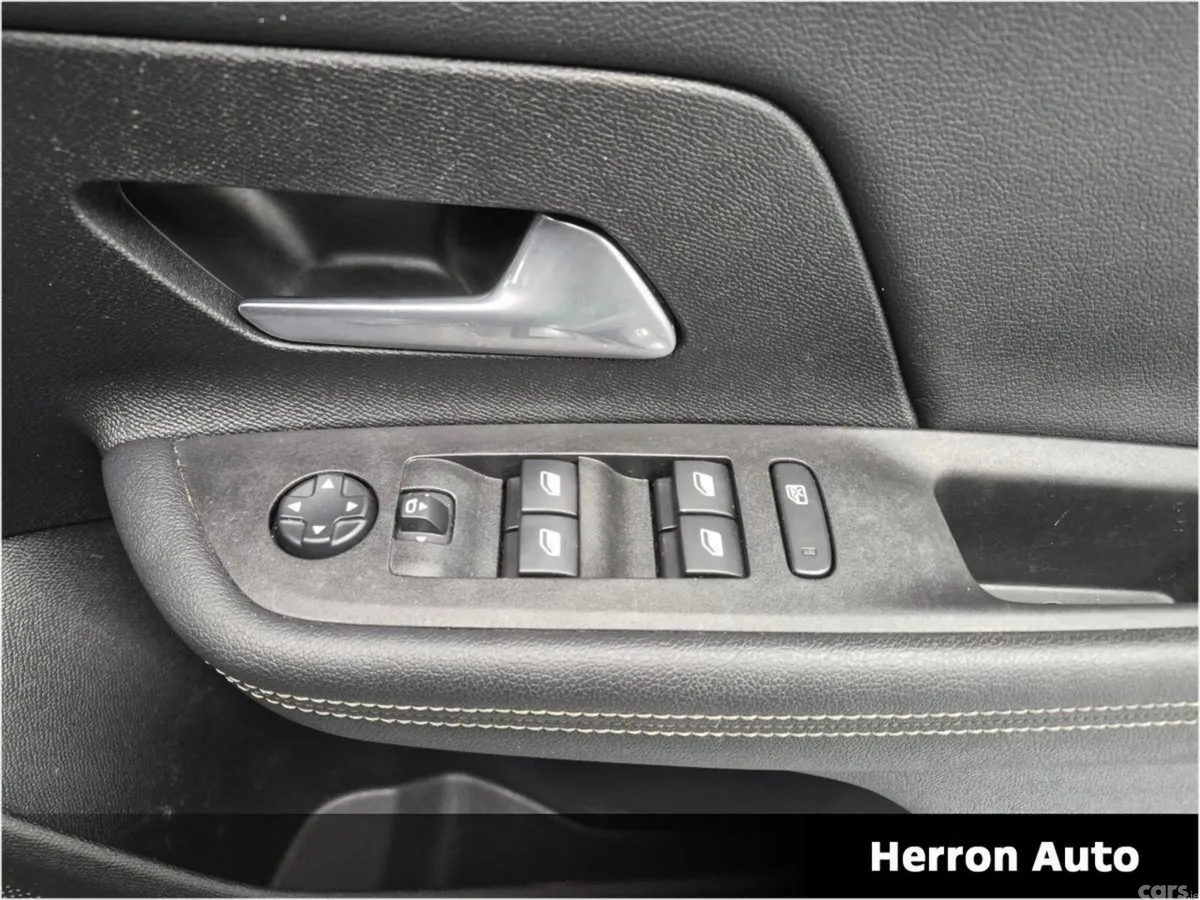 Opel Mokka SUV, Petrol, 2023, Black