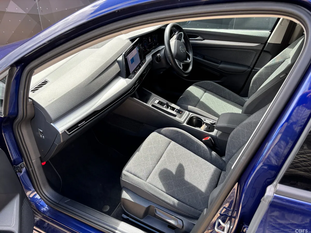 Volkswagen Golf Hatchback, Petrol Hybrid, 2024, Blue