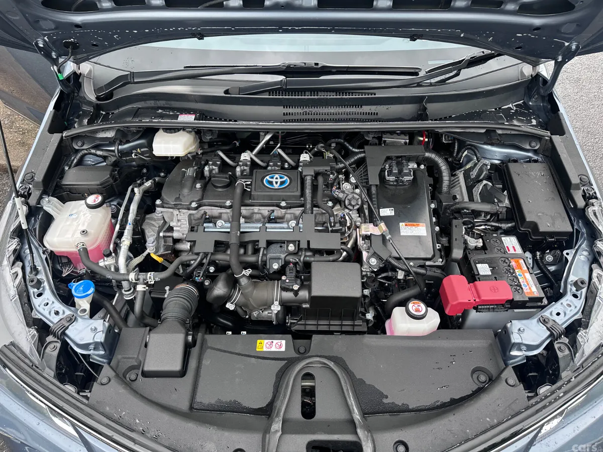 Toyota Corolla Saloon, Petrol Hybrid, 2022, Grey