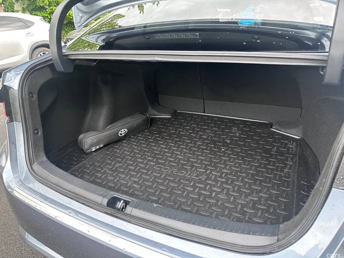 Toyota Corolla Saloon, Petrol Hybrid, 2022, Grey