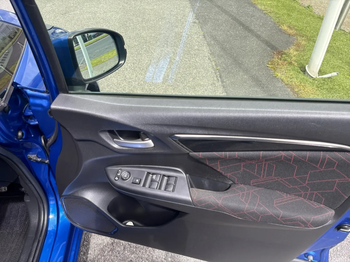 Honda Fit Hatchback, Petrol Hybrid, 2016, Blue