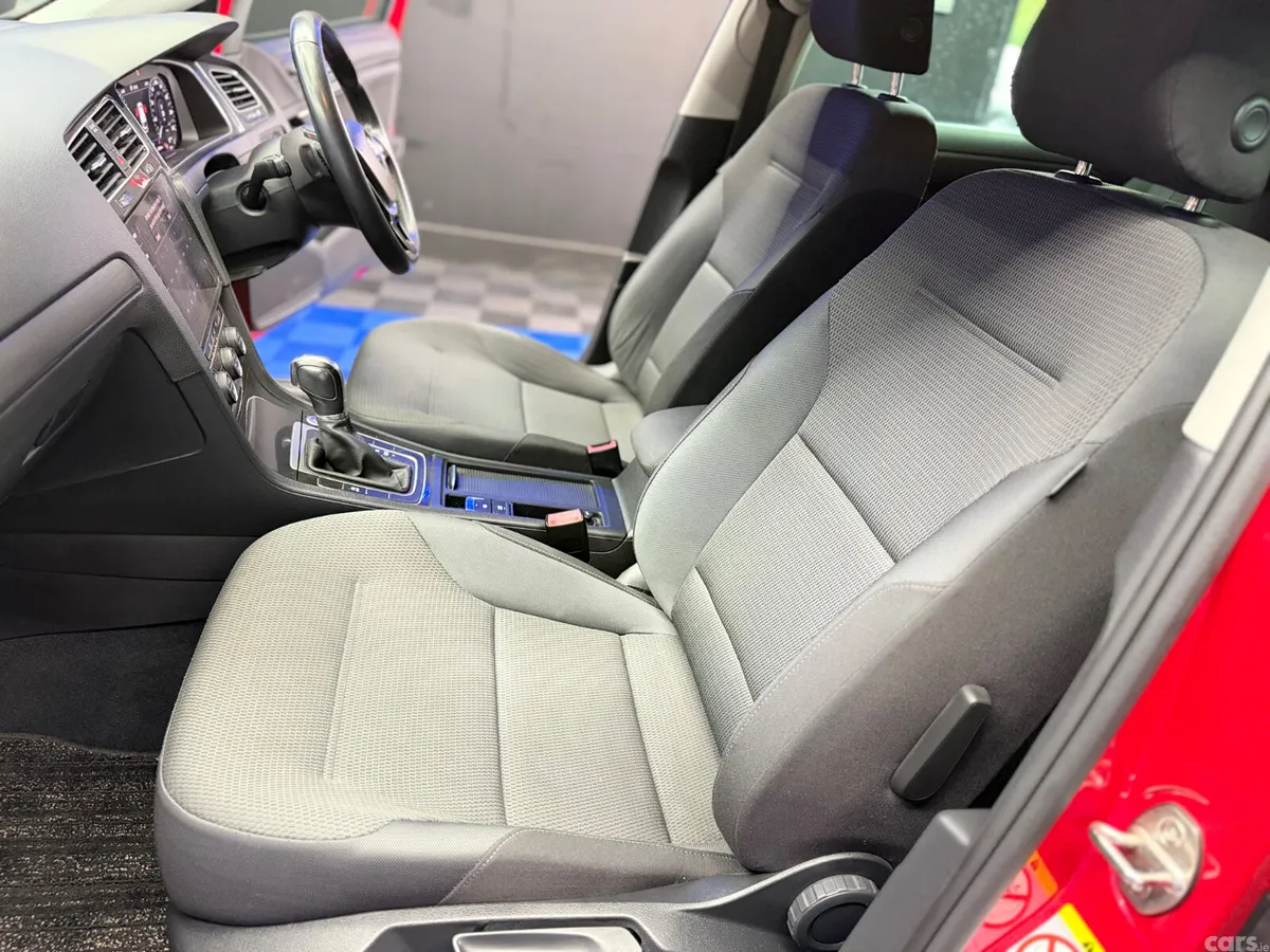Volkswagen Golf Hatchback, Petrol, 2019, Red