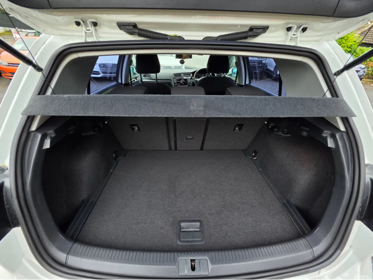 Volkswagen Golf Hatchback, Petrol, 2015, White