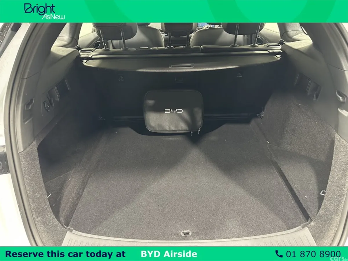 BYD SEAL Hatchback, Petrol Plug-in Hybrid, 2026, White