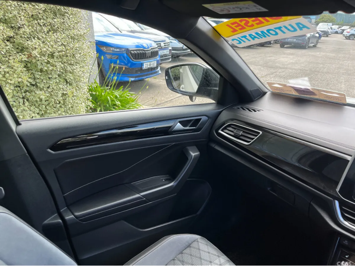 Volkswagen T-Roc SUV, Diesel, 2023, White