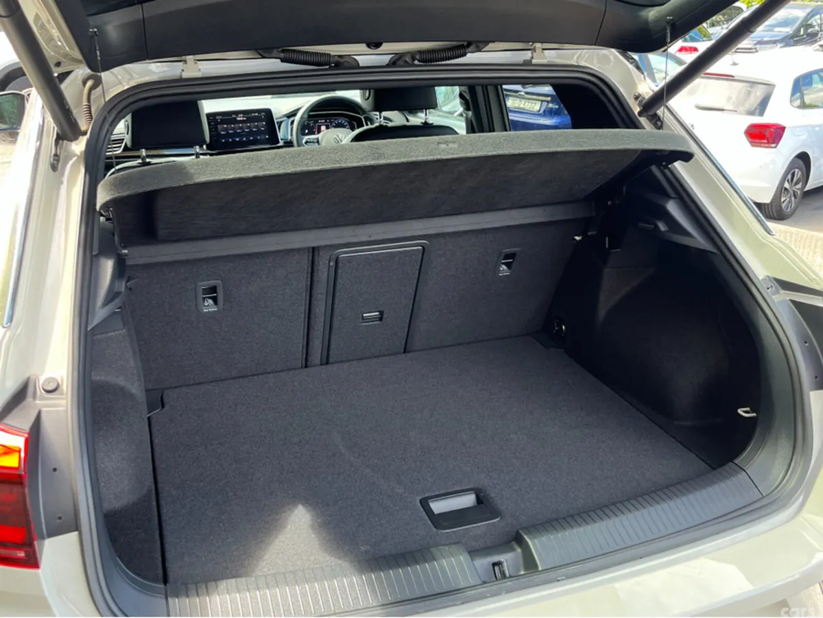 Volkswagen T-Roc SUV, Diesel, 2023, White