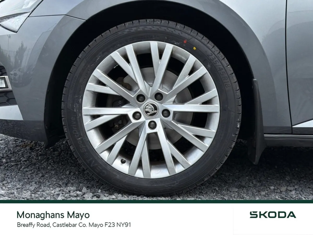 Skoda Superb Hatchback, Diesel, 2023, Grey