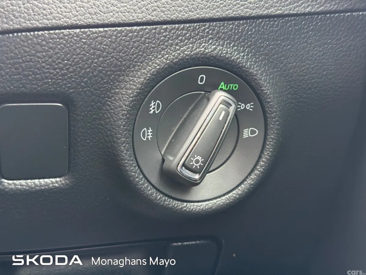 Skoda Superb Hatchback, Diesel, 2023, Grey