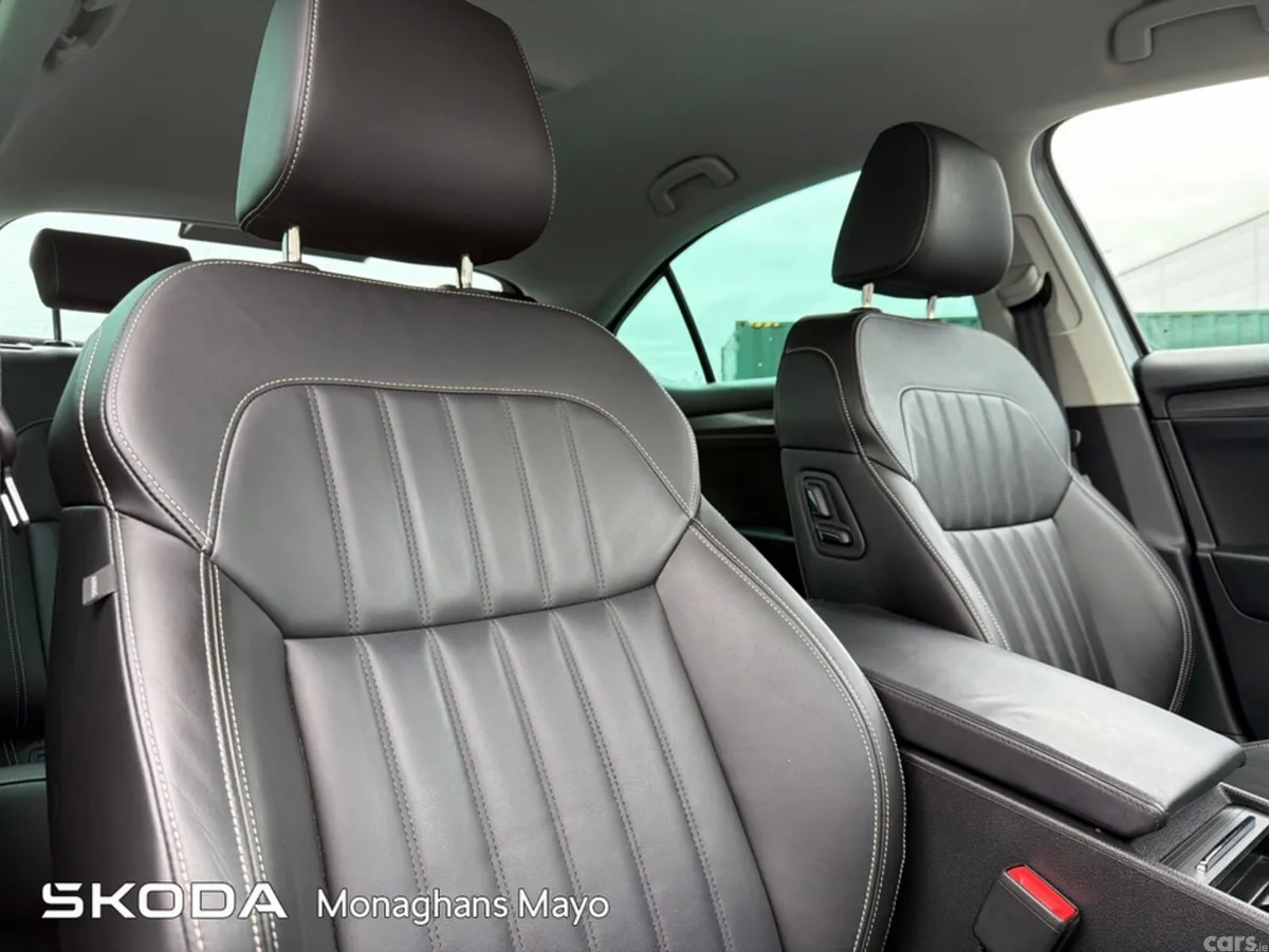 Skoda Superb Hatchback, Diesel, 2023, Grey