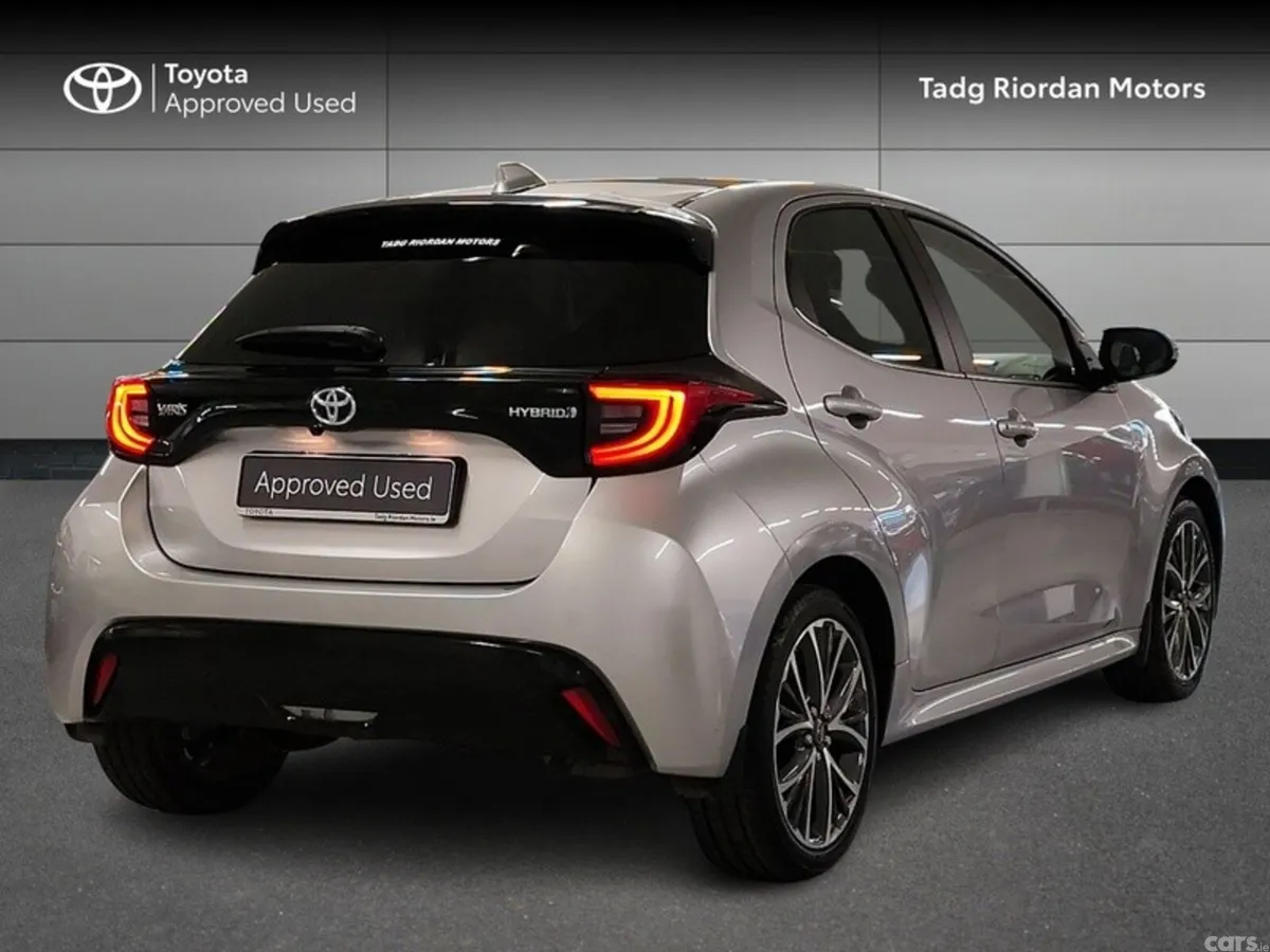 Toyota Yaris Hatchback, Petrol Hybrid, 2023, Silver