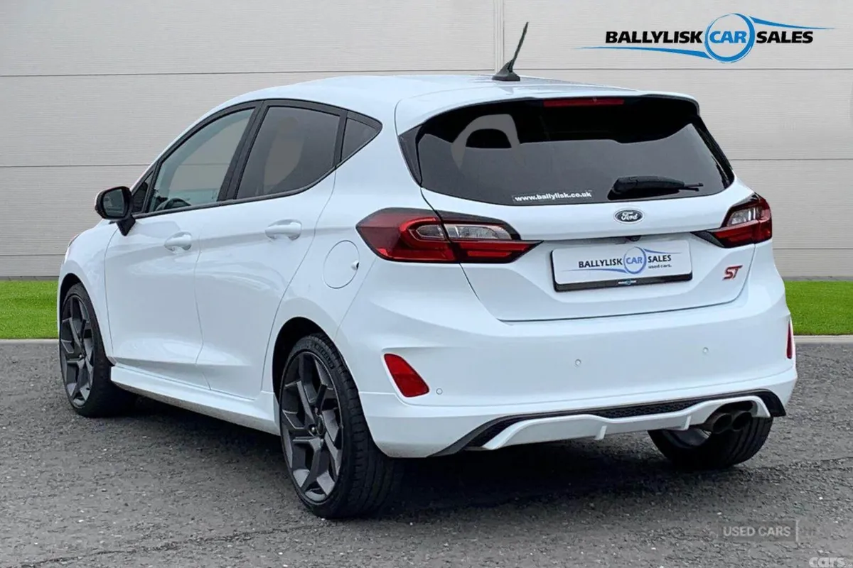 Ford Fiesta Hatchback, Petrol, 2023, White
