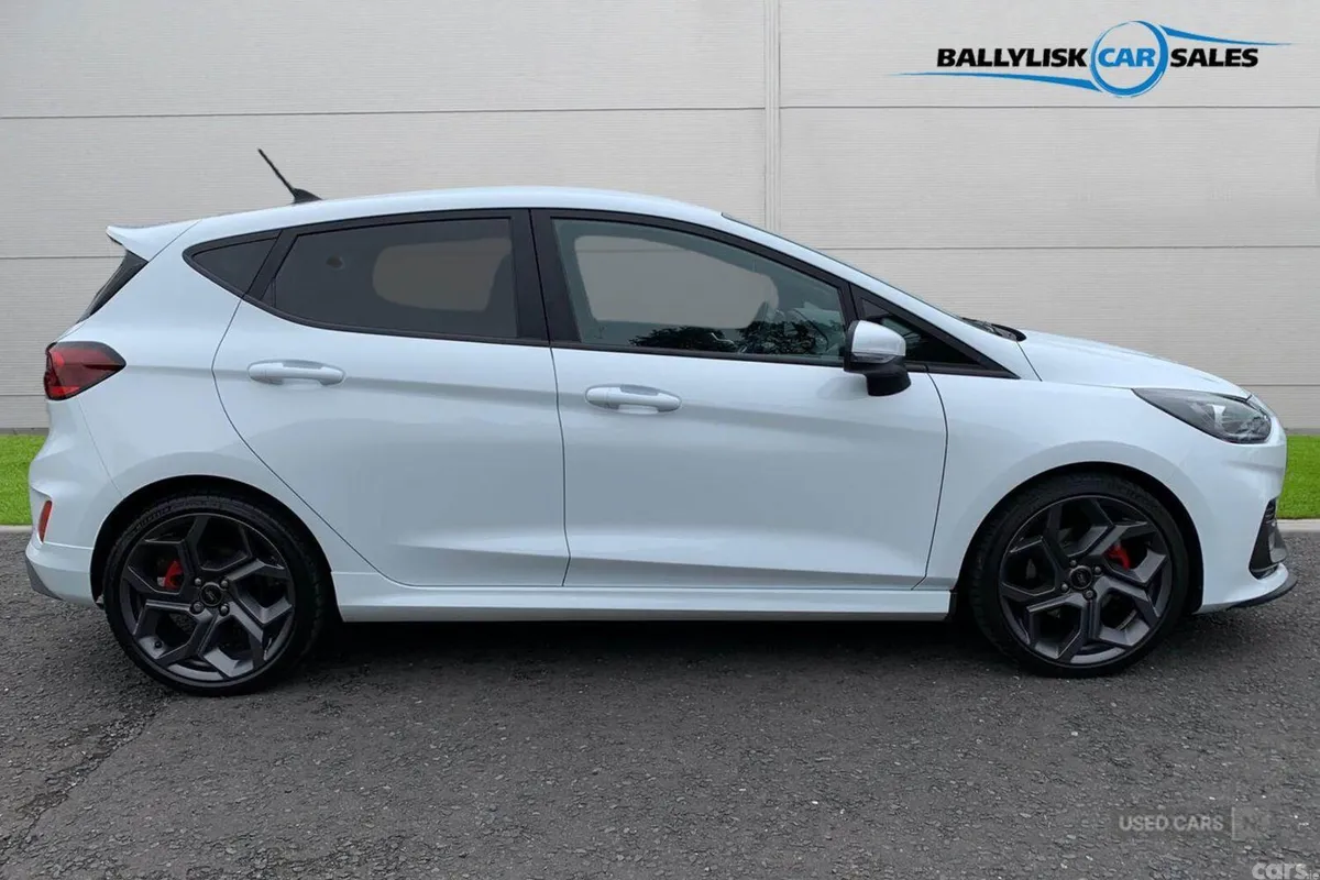 Ford Fiesta Hatchback, Petrol, 2023, White