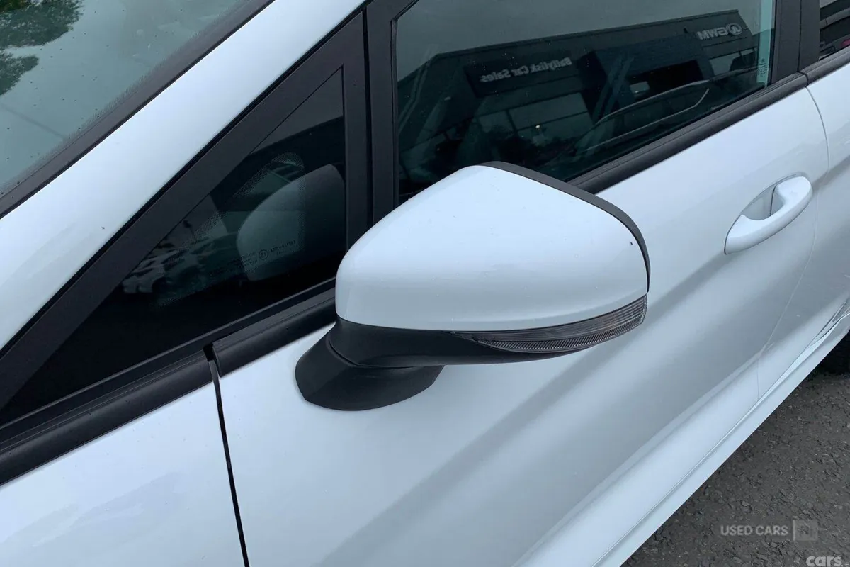 Ford Fiesta Hatchback, Petrol, 2023, White
