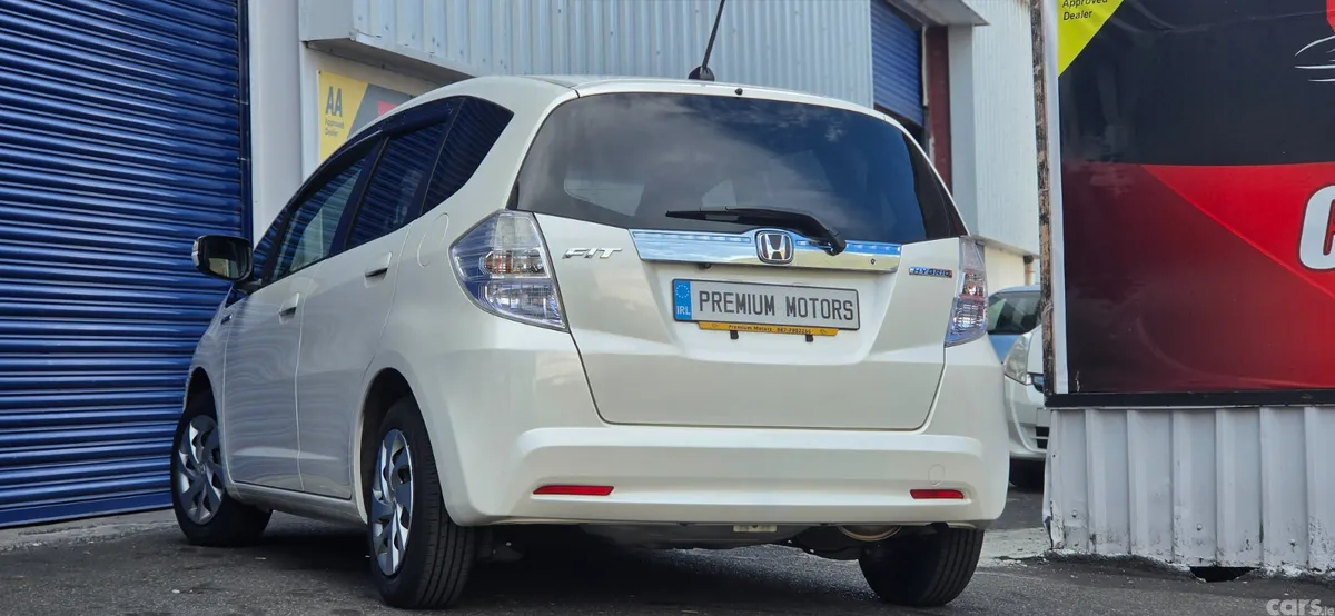 Honda Fit Hatchback, Petrol Hybrid, 2013, White