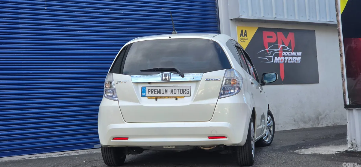Honda Fit Hatchback, Petrol Hybrid, 2013, White