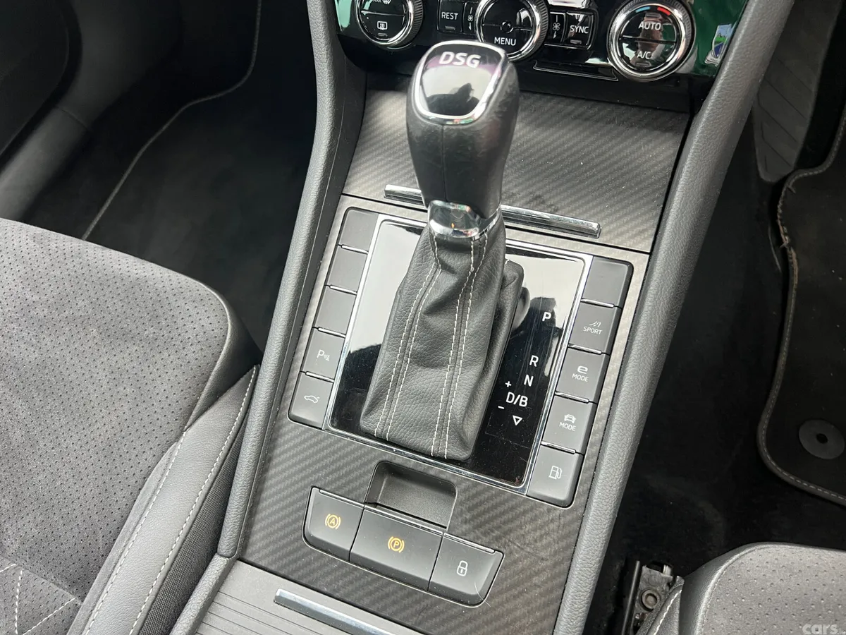 Skoda Superb Hatchback, Petrol Plug-in Hybrid, 2020, Grey