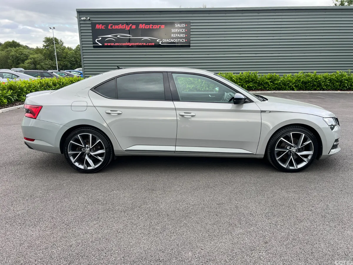 Skoda Superb Hatchback, Petrol Plug-in Hybrid, 2020, Grey