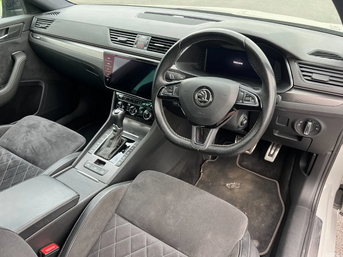 Skoda Superb Hatchback, Petrol Plug-in Hybrid, 2020, Grey