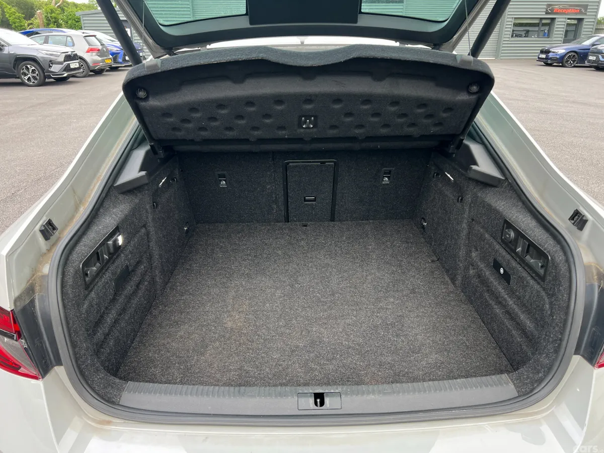 Skoda Superb Hatchback, Petrol Plug-in Hybrid, 2020, Grey