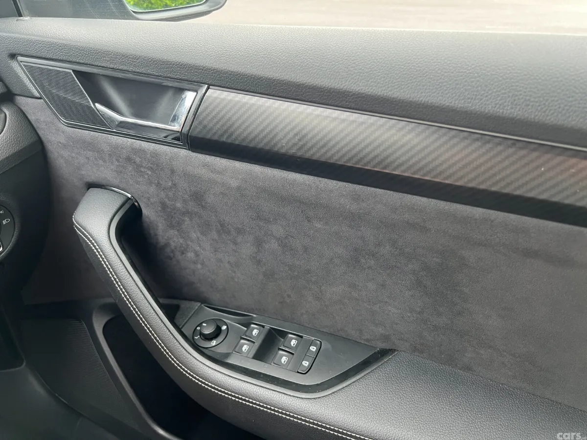 Skoda Superb Hatchback, Petrol Plug-in Hybrid, 2020, Grey